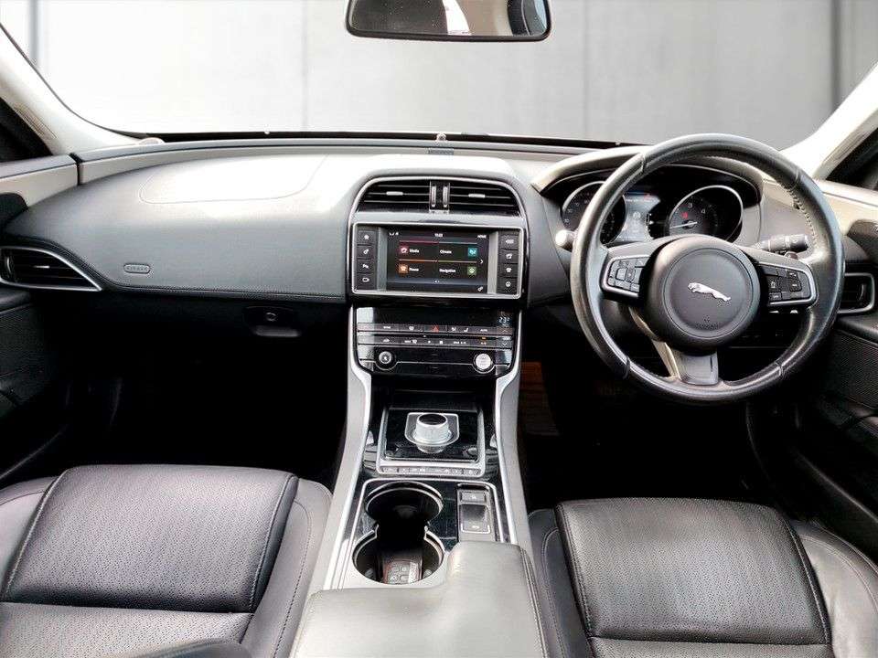 2015 JAGUAR XE 2015 JAGUAR XE