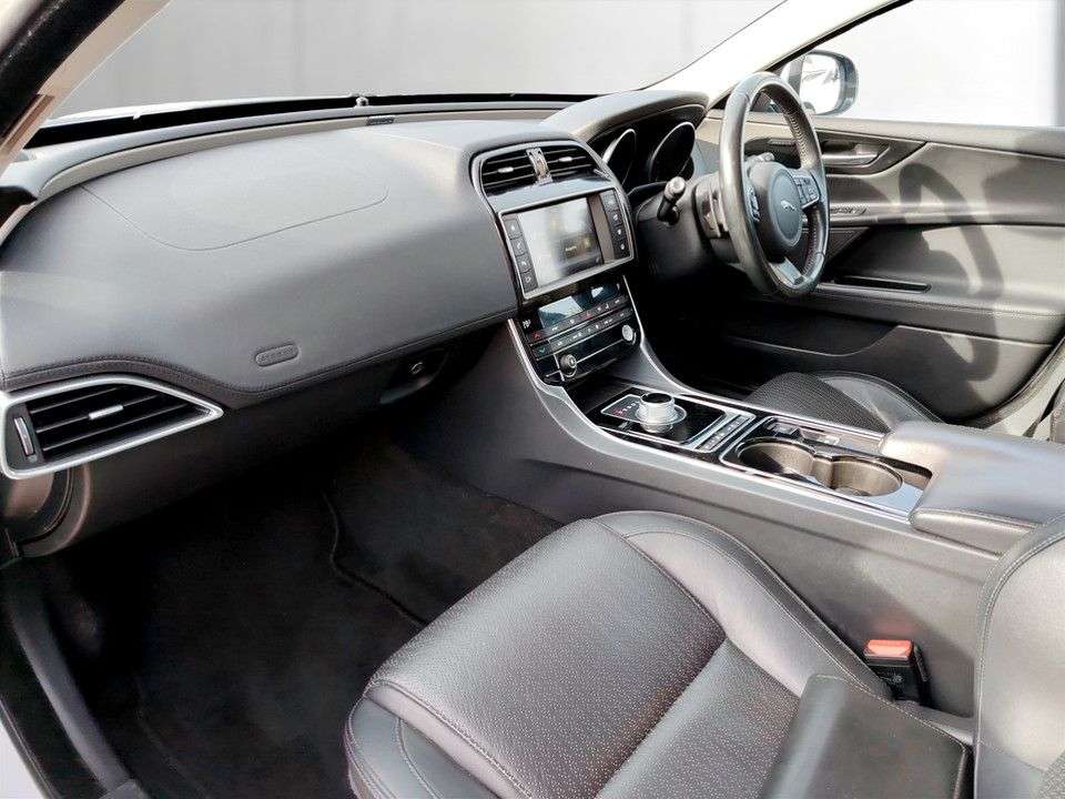 2015 JAGUAR XE 2015 JAGUAR XE