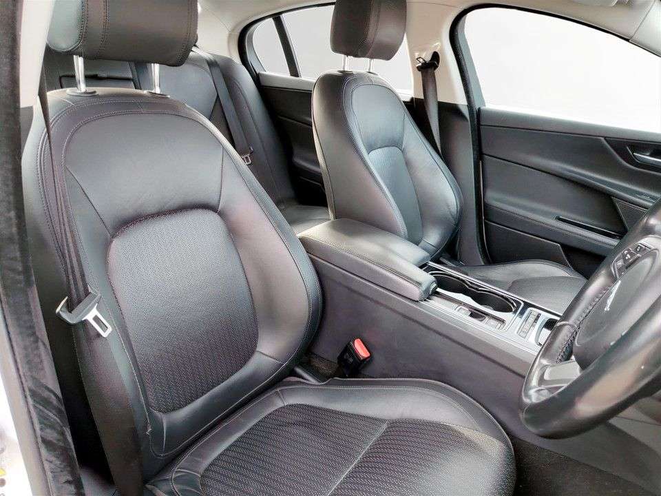 2015 JAGUAR XE 2015 JAGUAR XE