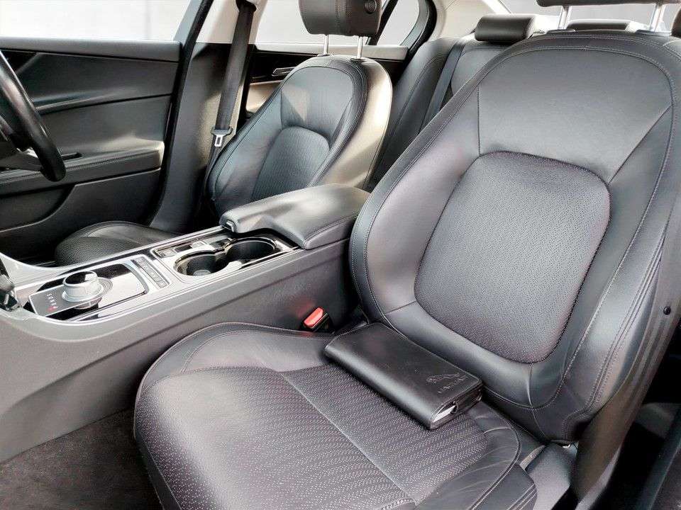 2015 JAGUAR XE 2015 JAGUAR XE