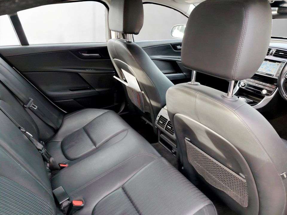 2015 JAGUAR XE 2015 JAGUAR XE