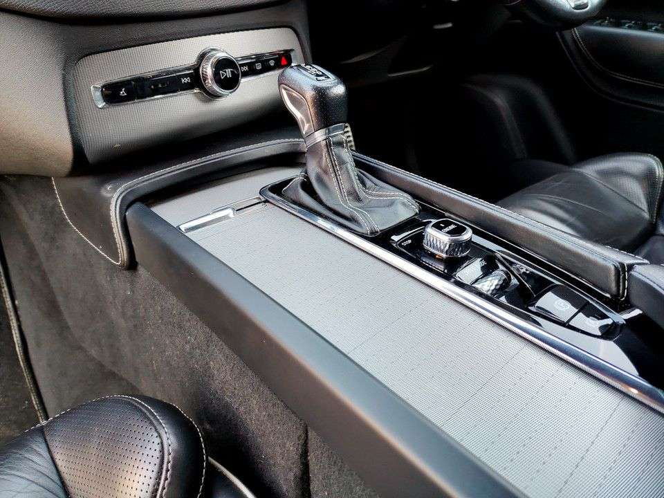 2016 VOLVO XC90 2016 VOLVO XC90