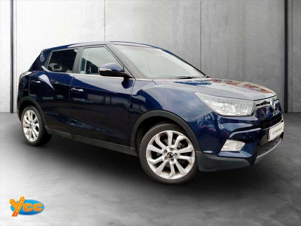 A 2015 SSANGYONG TIVOLI 1.6 e-XGi ELX SUV 5dr Petrol Auto Euro 6 (128 ps) A 2015 SSANGYONG TIVOLI 1.6 e-XGi ELX SUV 5dr Petrol Auto Euro 6 (128 ps)