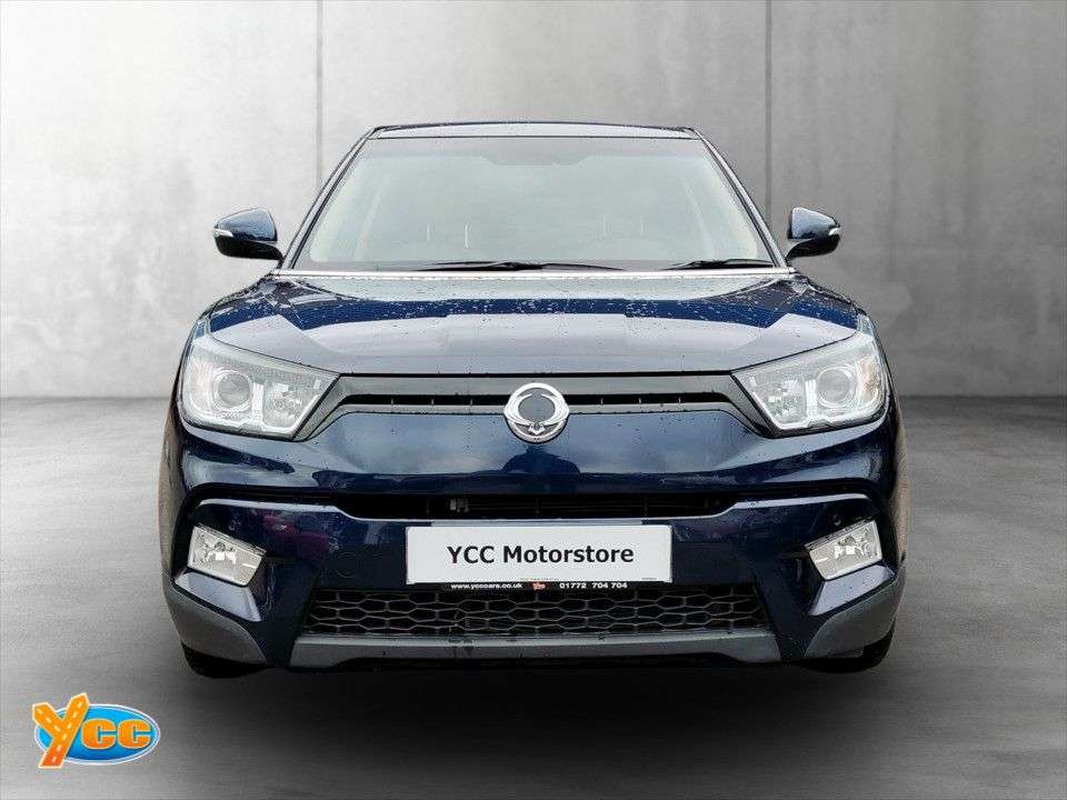 A 2015 SSANGYONG TIVOLI 1.6 e-XGi ELX SUV 5dr Petrol Auto Euro 6 (128 ps) A 2015 SSANGYONG TIVOLI 1.6 e-XGi ELX SUV 5dr Petrol Auto Euro 6 (128 ps)