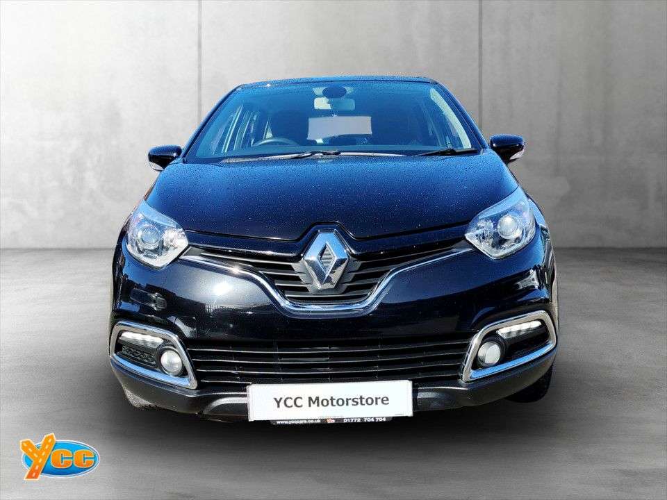 A 2013 RENAULT CAPTUR 0.9 TCe ENERGY Dynamique MediaNav SUV 5dr Petrol Manual Euro 5 (s/s) (90 ps A 2013 RENAULT CAPTUR 0.9 TCe ENERGY Dynamique MediaNav SUV 5dr Petrol Manual Euro 5 (s/s) (90 ps