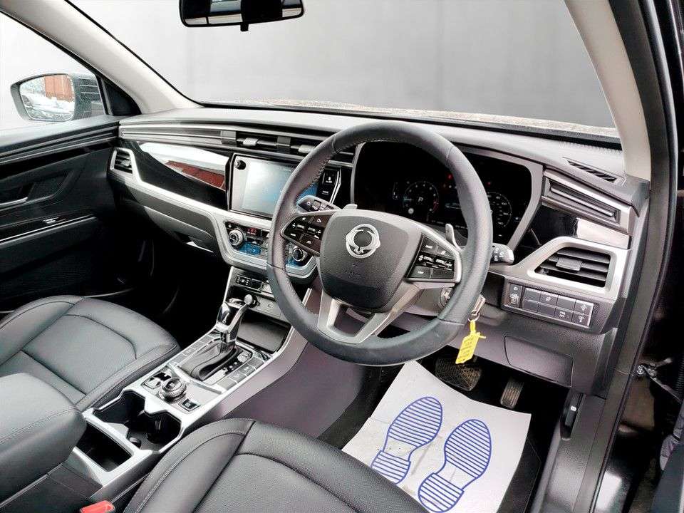 2025 KGM KORANDO 2025 KGM KORANDO