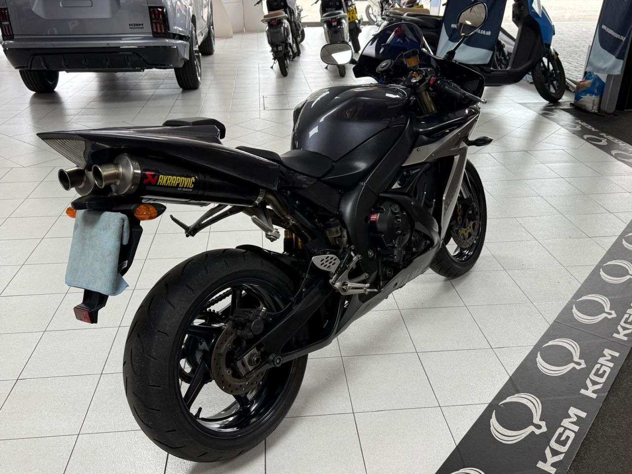 2004 YAMAHA R1 2004 YAMAHA R1