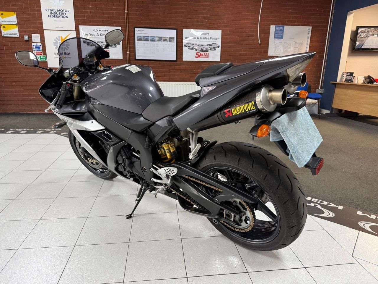 2004 YAMAHA R1 2004 YAMAHA R1