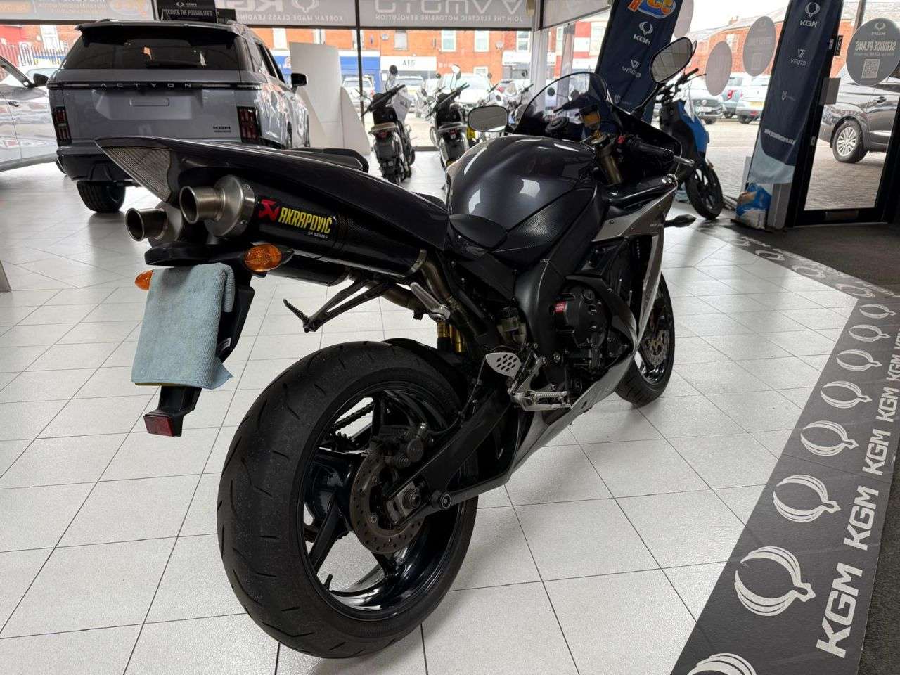 2004 YAMAHA R1 2004 YAMAHA R1