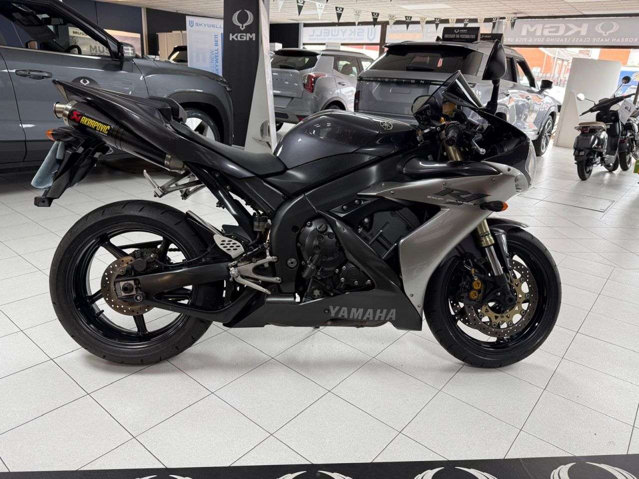 2004 YAMAHA R1 2004 YAMAHA R1