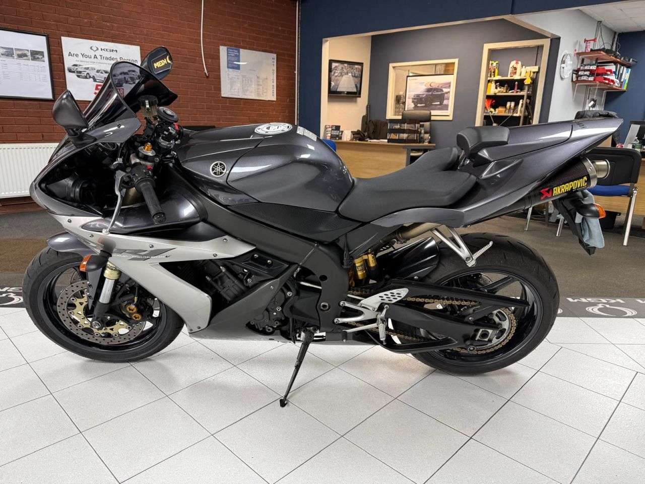 2004 YAMAHA R1 2004 YAMAHA R1