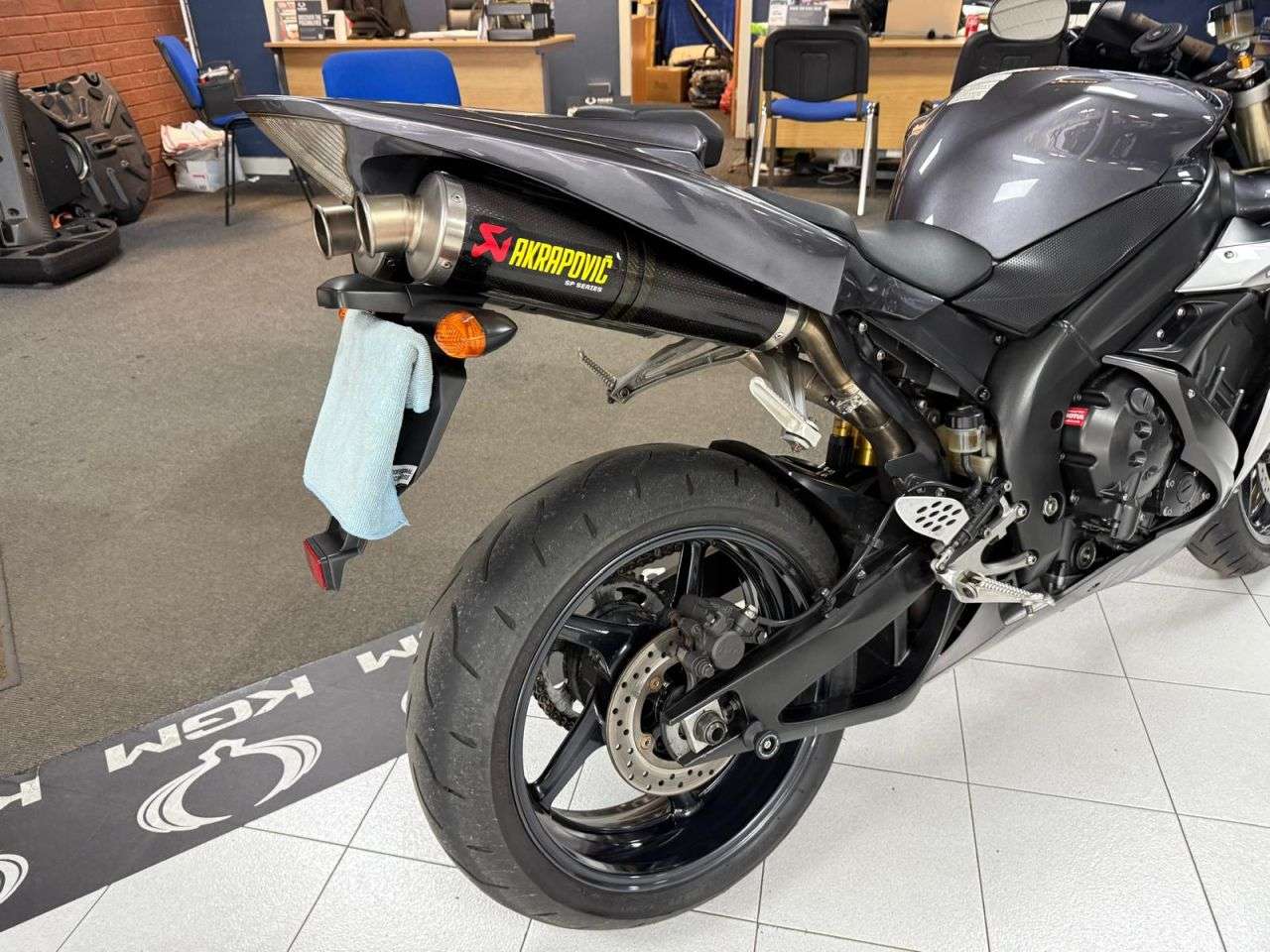 2004 YAMAHA R1 2004 YAMAHA R1