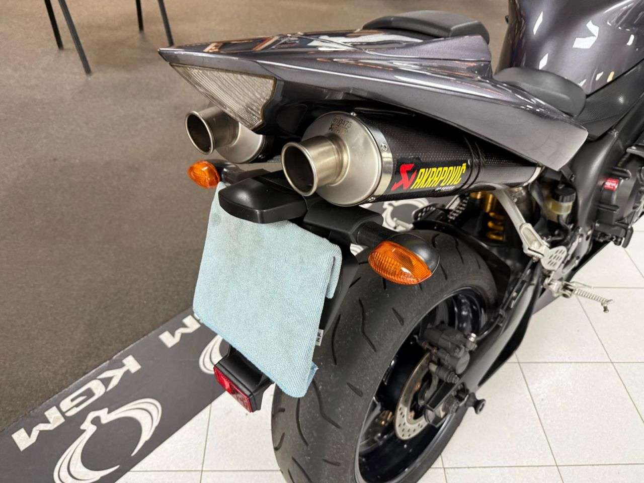 2004 YAMAHA R1 2004 YAMAHA R1