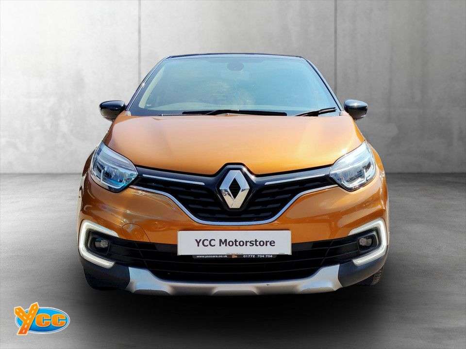 A 2017 RENAULT CAPTUR 1.5 dCi ENERGY Dynamique S Nav SUV 5dr Diesel Manual Euro 6 (s/s) (90 ps) 8 A 2017 RENAULT CAPTUR 1.5 dCi ENERGY Dynamique S Nav SUV 5dr Diesel Manual Euro 6 (s/s) (90 ps) 8