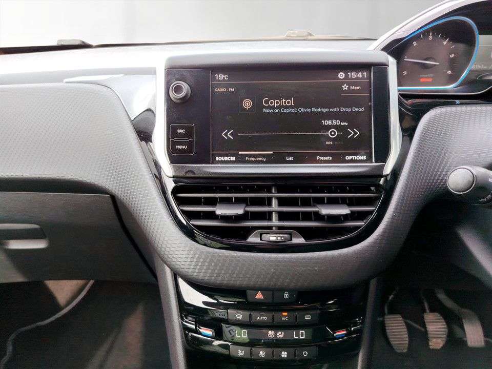 2017 PEUGEOT 2008 2017 PEUGEOT 2008