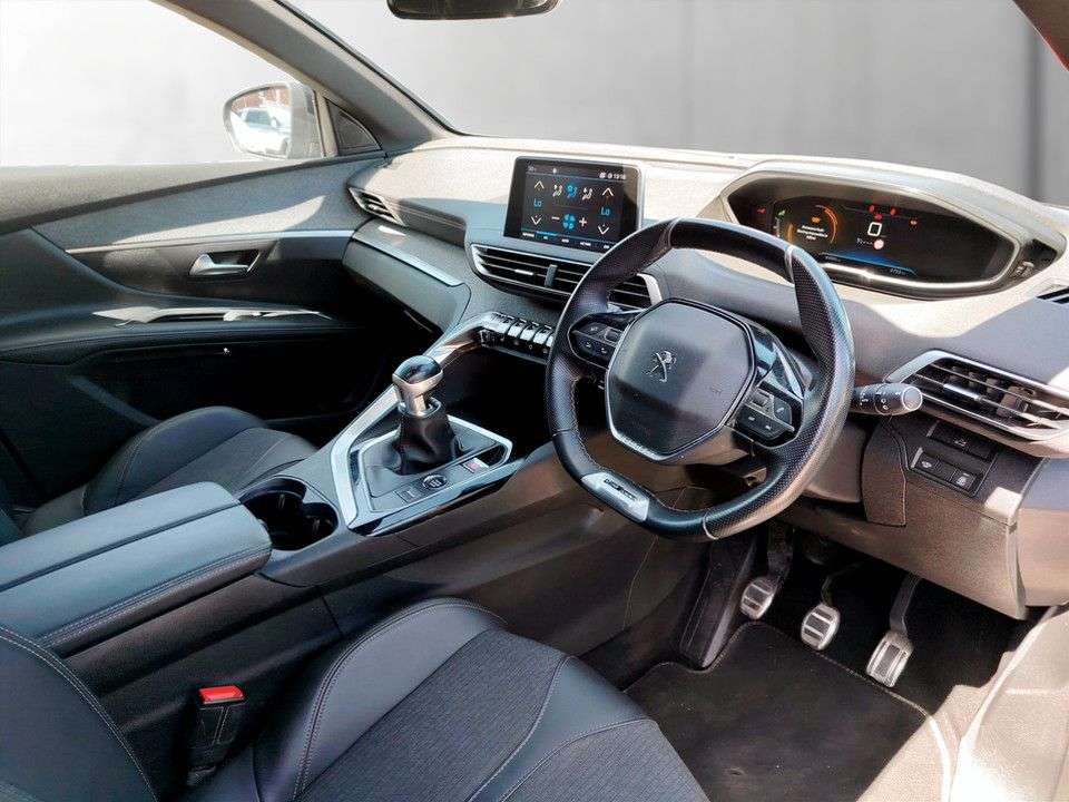 2019 PEUGEOT 5008 2019 PEUGEOT 5008