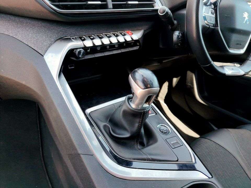 2019 PEUGEOT 5008 2019 PEUGEOT 5008