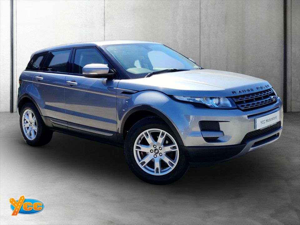 A 2012 LAND ROVER RANGE ROVER EVOQUE 2.2 eD4 Pure SUV 5dr Diesel Manual FWD Euro 5 (s/s) (150 ps) 12 STAMP FULL A 2012 LAND ROVER RANGE ROVER EVOQUE 2.2 eD4 Pure SUV 5dr Diesel Manual FWD Euro 5 (s/s) (150 ps) 12 STAMP FULL