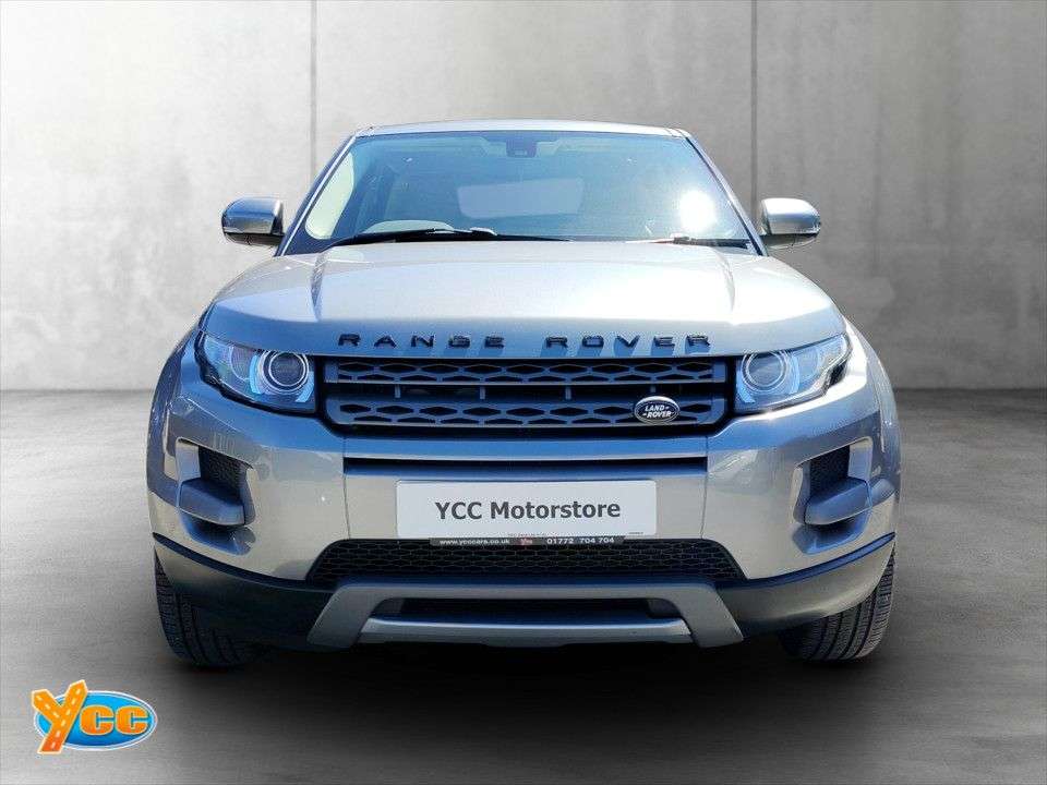 A 2012 LAND ROVER RANGE ROVER EVOQUE 2.2 eD4 Pure SUV 5dr Diesel Manual FWD Euro 5 (s/s) (150 ps) 12 STAMP FULL A 2012 LAND ROVER RANGE ROVER EVOQUE 2.2 eD4 Pure SUV 5dr Diesel Manual FWD Euro 5 (s/s) (150 ps) 12 STAMP FULL