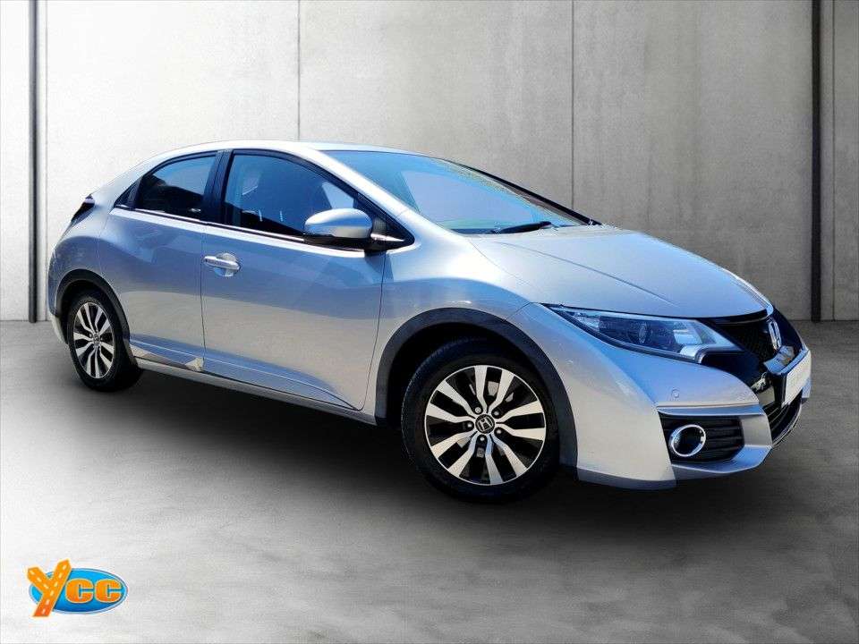 A 2017 HONDA CIVIC 1.6 i-DTEC SE Plus (Navi) Hatchback 5dr Diesel Manual Euro 5 (s/s) (120 ps) A 2017 HONDA CIVIC 1.6 i-DTEC SE Plus (Navi) Hatchback 5dr Diesel Manual Euro 5 (s/s) (120 ps)