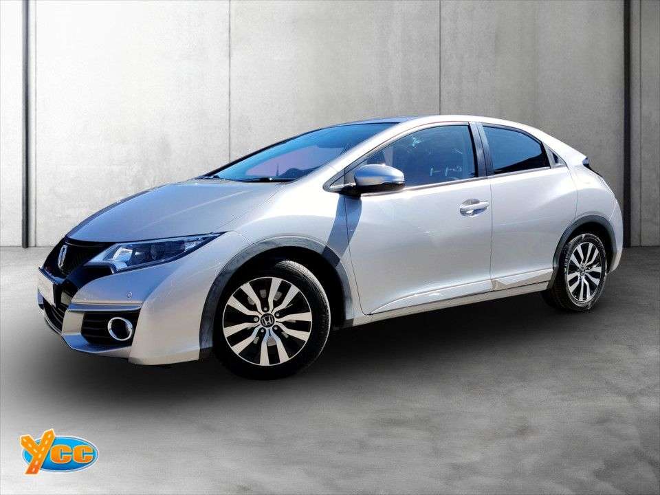 A 2017 HONDA CIVIC 1.6 i-DTEC SE Plus (Navi) Hatchback 5dr Diesel Manual Euro 5 (s/s) (120 ps) A 2017 HONDA CIVIC 1.6 i-DTEC SE Plus (Navi) Hatchback 5dr Diesel Manual Euro 5 (s/s) (120 ps)