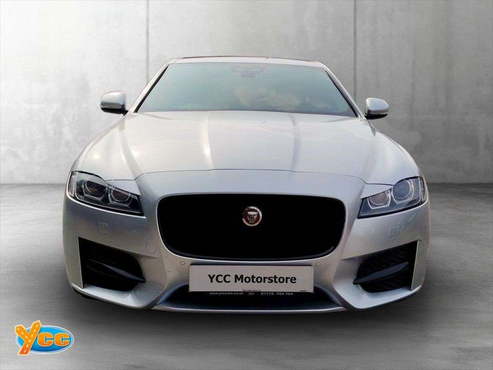 A 2018 JAGUAR XF 2.0d R-Sport Saloon 4dr Diesel Auto Euro 6 (s/s) (240 ps) 5 STAMP JAGUAR SE A 2018 JAGUAR XF 2.0d R-Sport Saloon 4dr Diesel Auto Euro 6 (s/s) (240 ps) 5 STAMP JAGUAR SE