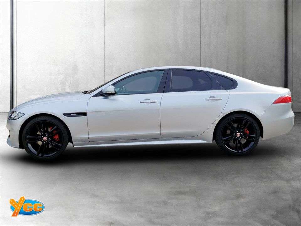 A 2018 JAGUAR XF 2.0d R-Sport Saloon 4dr Diesel Auto Euro 6 (s/s) (240 ps) 5 STAMP JAGUAR SE A 2018 JAGUAR XF 2.0d R-Sport Saloon 4dr Diesel Auto Euro 6 (s/s) (240 ps) 5 STAMP JAGUAR SE