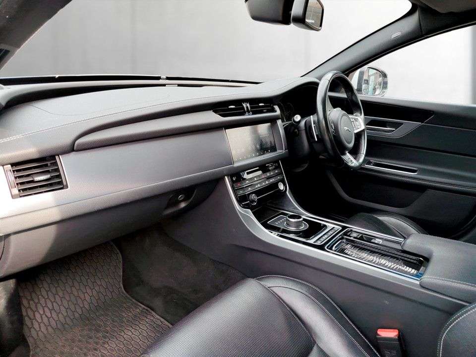 2018 JAGUAR XF 2018 JAGUAR XF