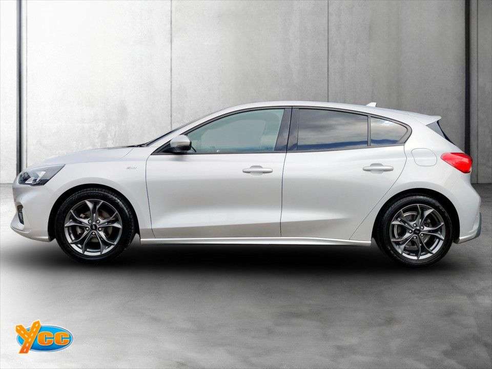 A 2021 FORD FOCUS 1.0T EcoBoost MHEV ST-Line Edition Hatchback 5dr Petrol Manual Euro 6 (s/s) A 2021 FORD FOCUS 1.0T EcoBoost MHEV ST-Line Edition Hatchback 5dr Petrol Manual Euro 6 (s/s)