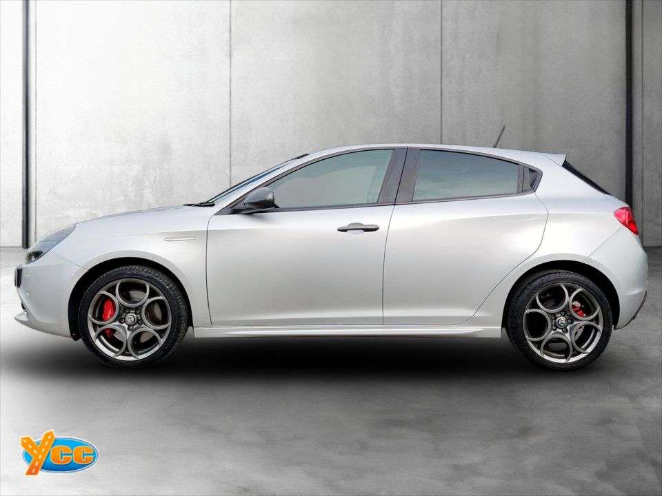 A 2017 ALFA ROMEO GIULIETTA 2.0 JTDM-2 Speciale Hatchback 5dr Diesel TCT Euro 6 (s/s) (175 bhp) 10 STAM A 2017 ALFA ROMEO GIULIETTA 2.0 JTDM-2 Speciale Hatchback 5dr Diesel TCT Euro 6 (s/s) (175 bhp) 10 STAM