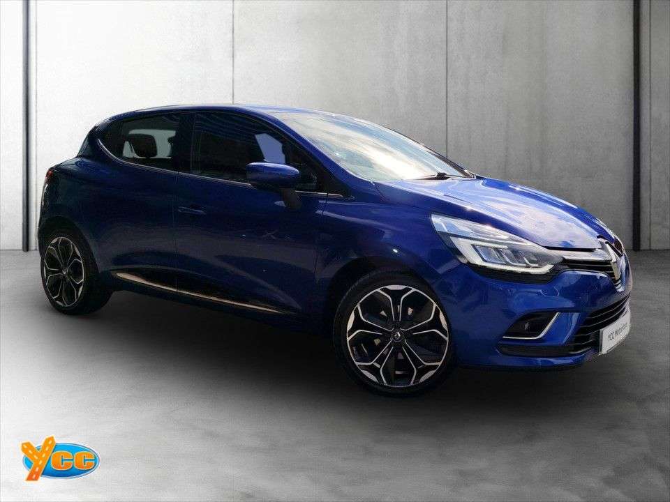A 2017 RENAULT CLIO 1.5 dCi Dynamique S Nav Hatchback 5dr Diesel EDC Euro 6 (s/s) (90 ps) 6 STA A 2017 RENAULT CLIO 1.5 dCi Dynamique S Nav Hatchback 5dr Diesel EDC Euro 6 (s/s) (90 ps) 6 STA