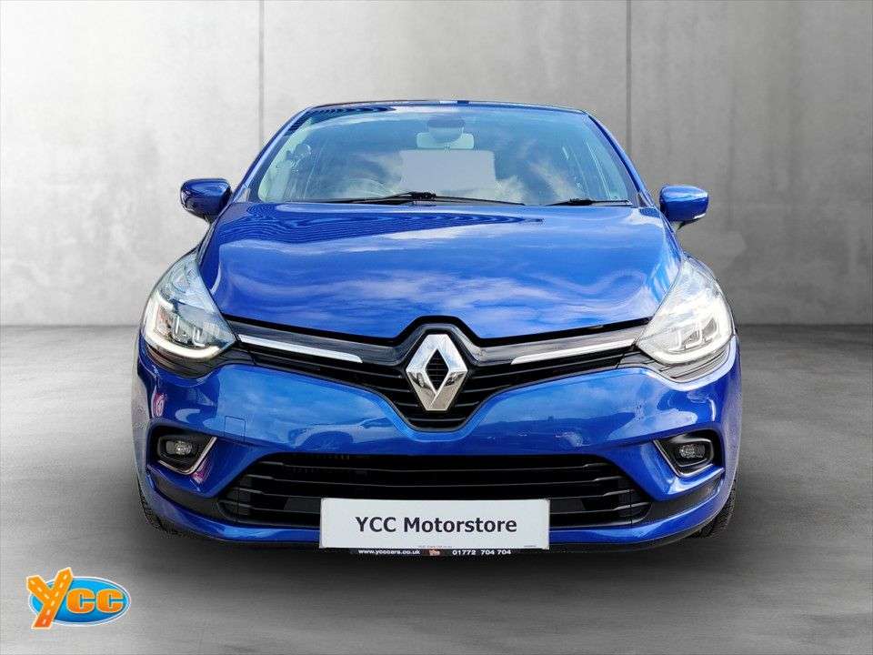 A 2017 RENAULT CLIO 1.5 dCi Dynamique S Nav Hatchback 5dr Diesel EDC Euro 6 (s/s) (90 ps) 6 STA A 2017 RENAULT CLIO 1.5 dCi Dynamique S Nav Hatchback 5dr Diesel EDC Euro 6 (s/s) (90 ps) 6 STA