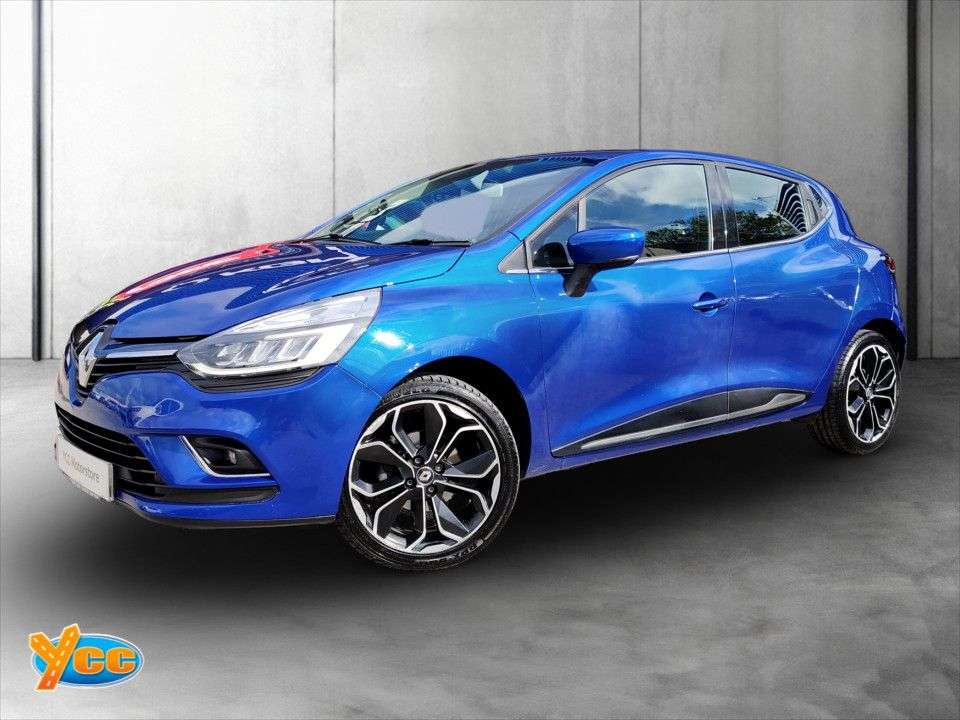 A 2017 RENAULT CLIO 1.5 dCi Dynamique S Nav Hatchback 5dr Diesel EDC Euro 6 (s/s) (90 ps) 6 STA A 2017 RENAULT CLIO 1.5 dCi Dynamique S Nav Hatchback 5dr Diesel EDC Euro 6 (s/s) (90 ps) 6 STA