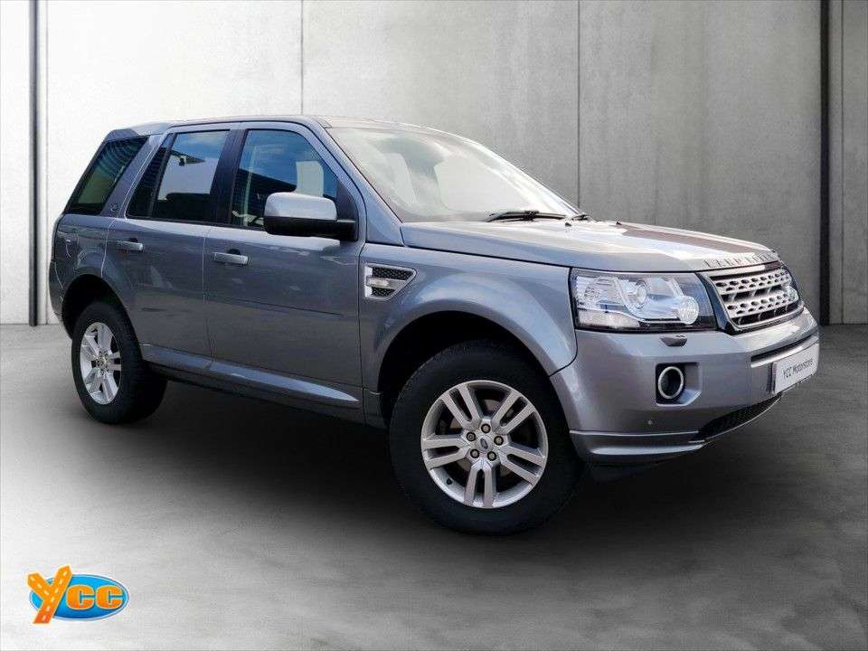 A 2013 LAND ROVER FREELANDER 2 2.2 SD4 XS SUV 5dr Diesel CommandShift 4WD Euro 5 (190 ps) A 2013 LAND ROVER FREELANDER 2 2.2 SD4 XS SUV 5dr Diesel CommandShift 4WD Euro 5 (190 ps)
