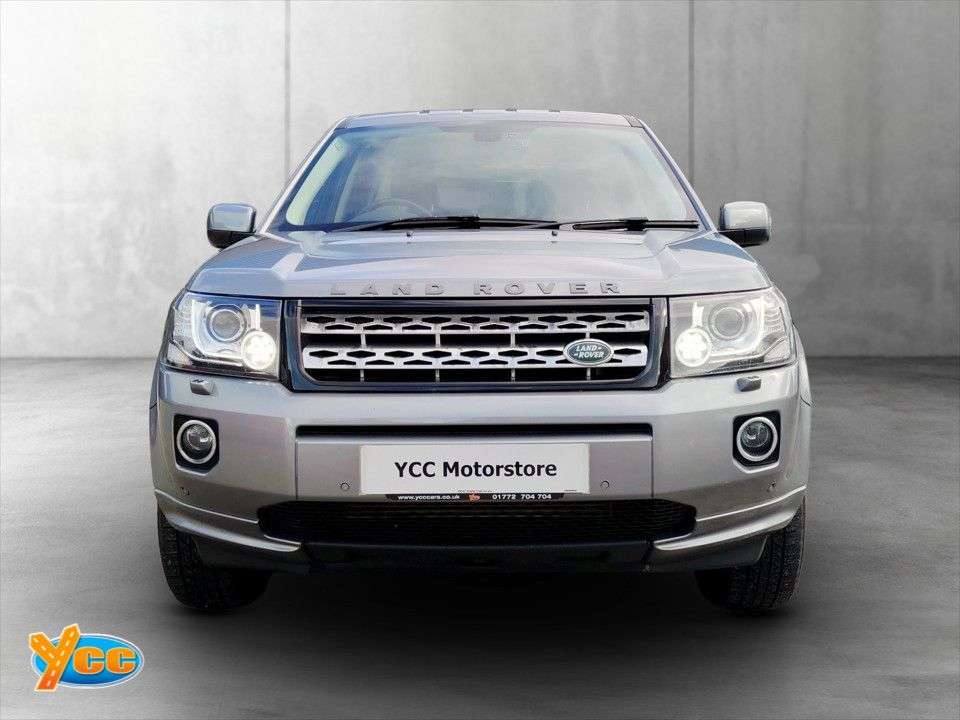 A 2013 LAND ROVER FREELANDER 2 2.2 SD4 XS SUV 5dr Diesel CommandShift 4WD Euro 5 (190 ps) A 2013 LAND ROVER FREELANDER 2 2.2 SD4 XS SUV 5dr Diesel CommandShift 4WD Euro 5 (190 ps)