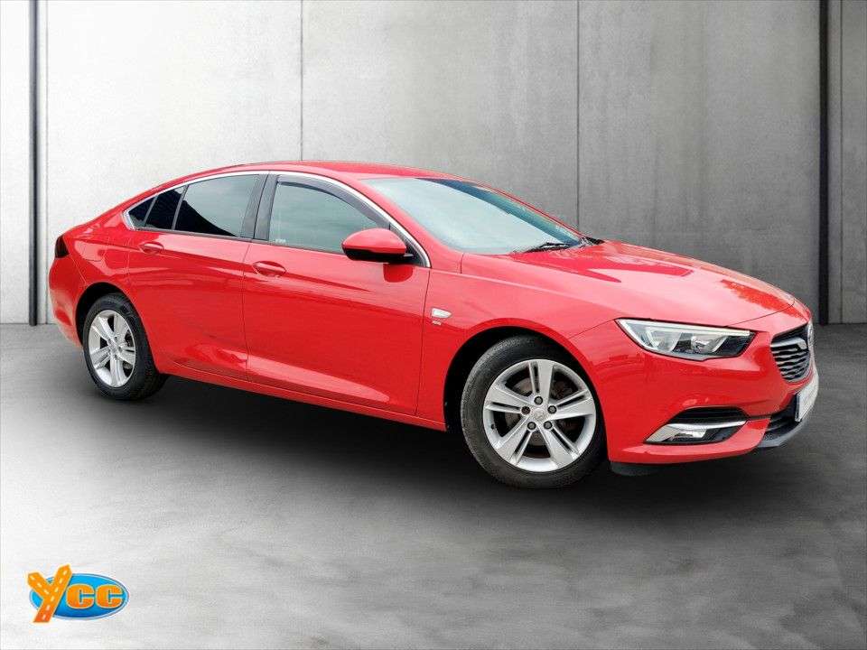A 2018 VAUXHALL INSIGNIA 1.6 Turbo D ecoTEC BlueInjection SRi Nav Grand Sport 5dr Diesel Manual Euro A 2018 VAUXHALL INSIGNIA 1.6 Turbo D ecoTEC BlueInjection SRi Nav Grand Sport 5dr Diesel Manual Euro