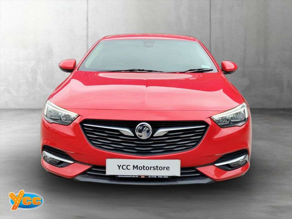 A 2018 VAUXHALL INSIGNIA 1.6 Turbo D ecoTEC BlueInjection SRi Nav Grand Sport 5dr Diesel Manual Euro A 2018 VAUXHALL INSIGNIA 1.6 Turbo D ecoTEC BlueInjection SRi Nav Grand Sport 5dr Diesel Manual Euro