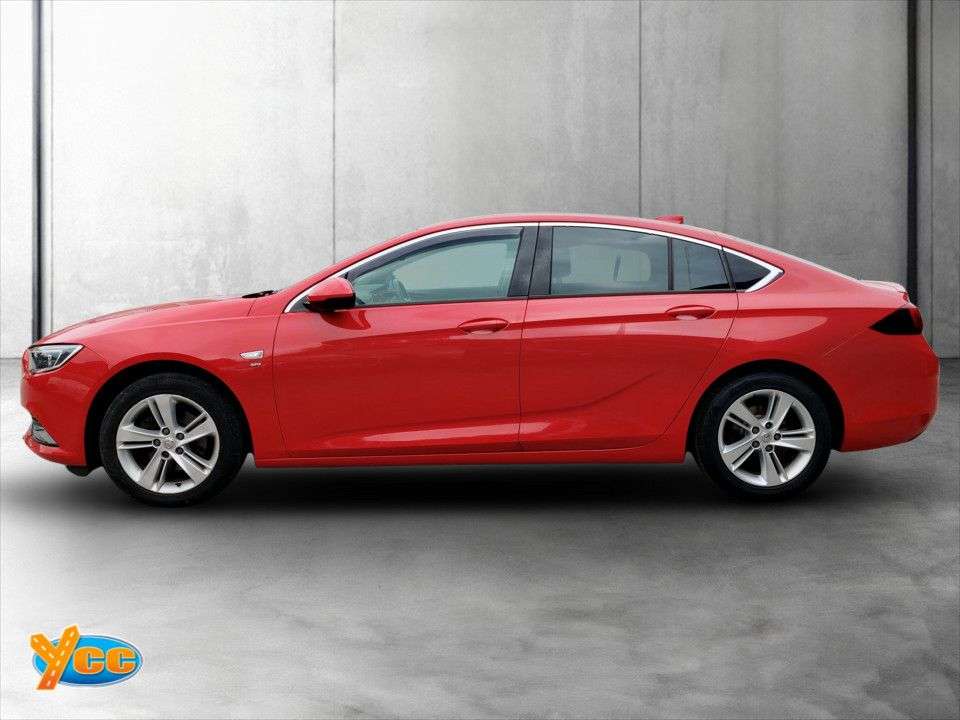 A 2018 VAUXHALL INSIGNIA 1.6 Turbo D ecoTEC BlueInjection SRi Nav Grand Sport 5dr Diesel Manual Euro A 2018 VAUXHALL INSIGNIA 1.6 Turbo D ecoTEC BlueInjection SRi Nav Grand Sport 5dr Diesel Manual Euro