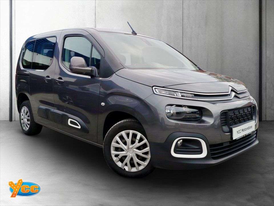 A 2020 CITROEN BERLINGO 1.5 BlueHDi Feel M MPV 5dr Diesel Manual Euro 6 (75 ps) 6 STAMP FULL DEALER A 2020 CITROEN BERLINGO 1.5 BlueHDi Feel M MPV 5dr Diesel Manual Euro 6 (75 ps) 6 STAMP FULL DEALER