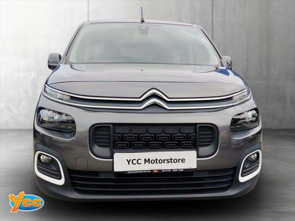 A 2020 CITROEN BERLINGO 1.5 BlueHDi Feel M MPV 5dr Diesel Manual Euro 6 (75 ps) 6 STAMP FULL DEALER A 2020 CITROEN BERLINGO 1.5 BlueHDi Feel M MPV 5dr Diesel Manual Euro 6 (75 ps) 6 STAMP FULL DEALER