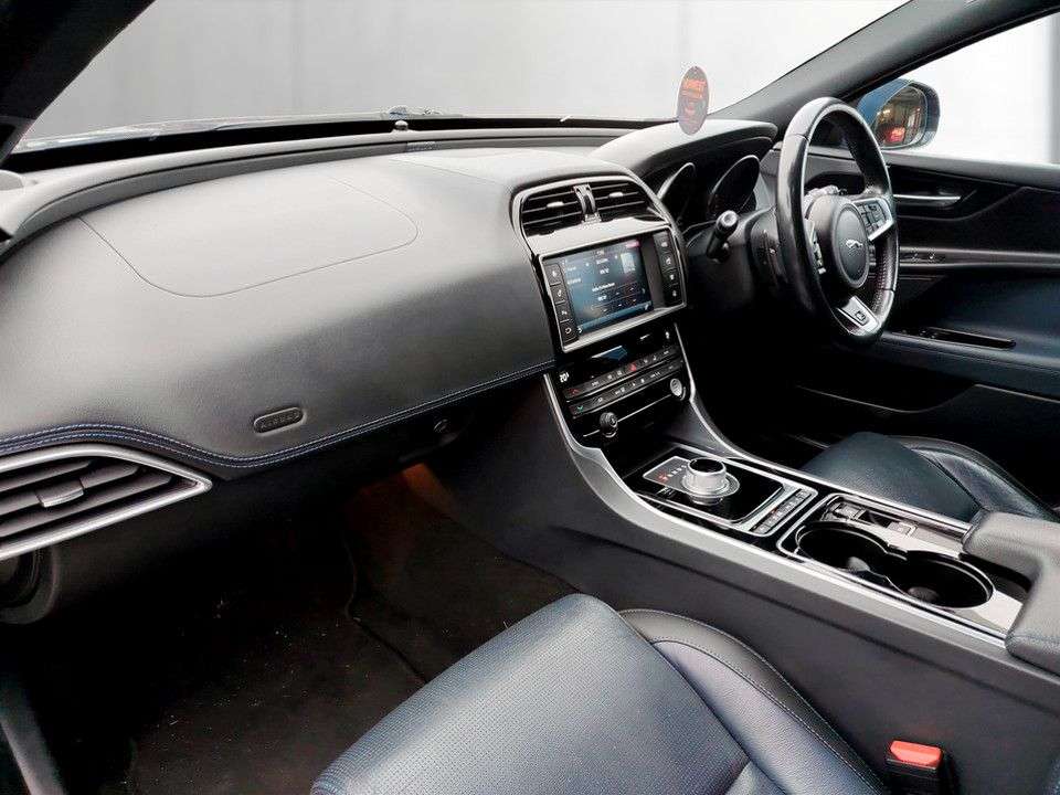 2015 JAGUAR XE 2015 JAGUAR XE