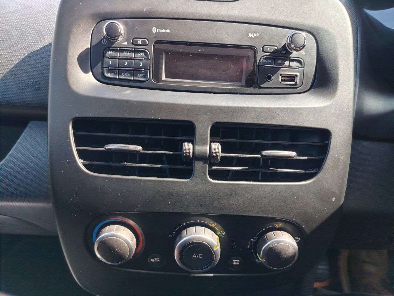 2015 RENAULT CLIO 2015 RENAULT CLIO