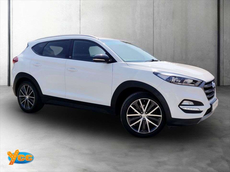 A 2018 HYUNDAI TUCSON 1.6 T-GDi GO! SE SUV 5dr Petrol DCT Euro 6 (177 ps) 8 STAMP FULL DEALER SER A 2018 HYUNDAI TUCSON 1.6 T-GDi GO! SE SUV 5dr Petrol DCT Euro 6 (177 ps) 8 STAMP FULL DEALER SER