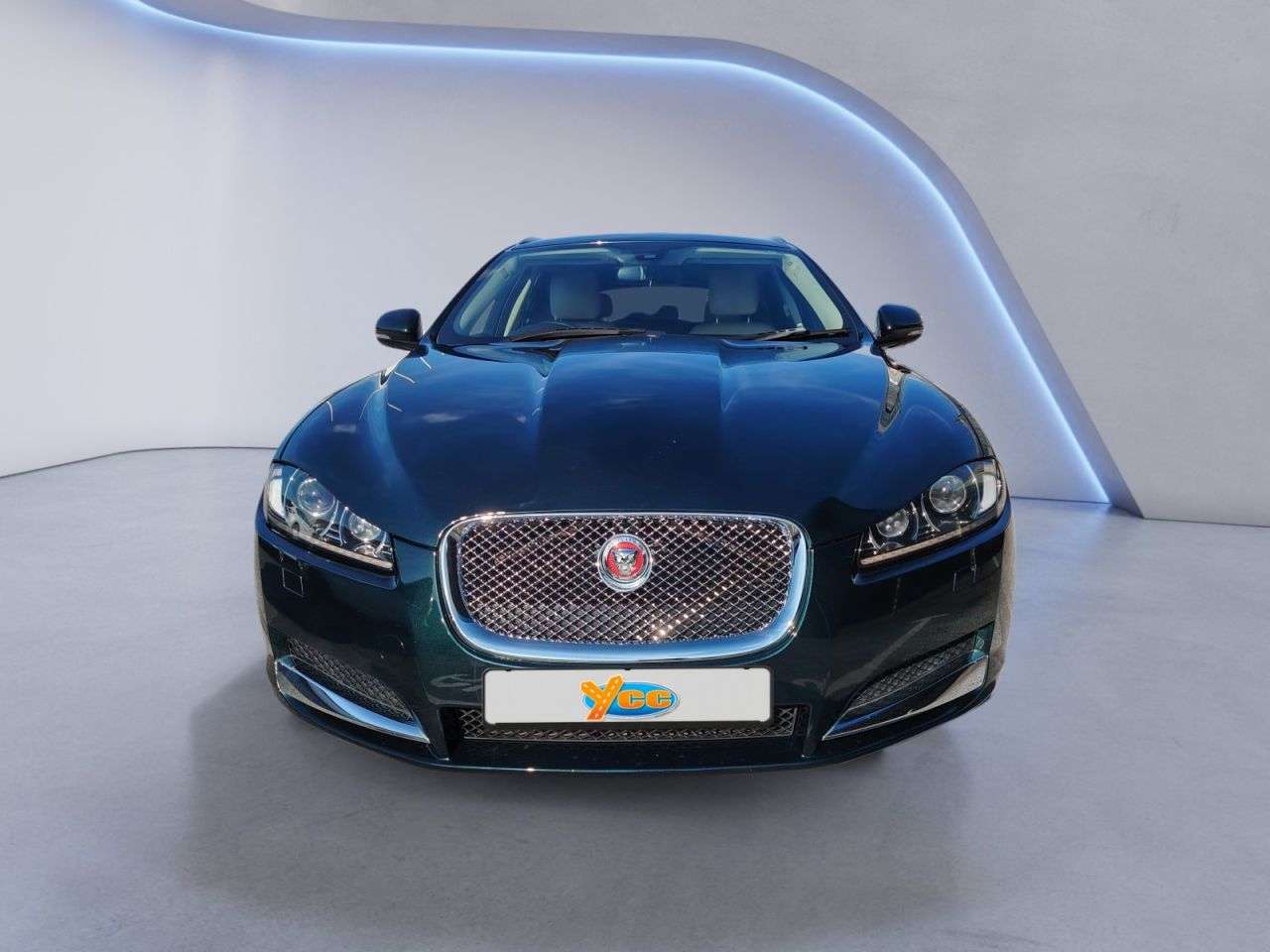 A 2014 JAGUAR XF 2.2d Luxury Sportbrake 5dr Diesel Auto Euro 5 (s/s) (200 ps) 7 STAMP SERVIC A 2014 JAGUAR XF 2.2d Luxury Sportbrake 5dr Diesel Auto Euro 5 (s/s) (200 ps) 7 STAMP SERVIC