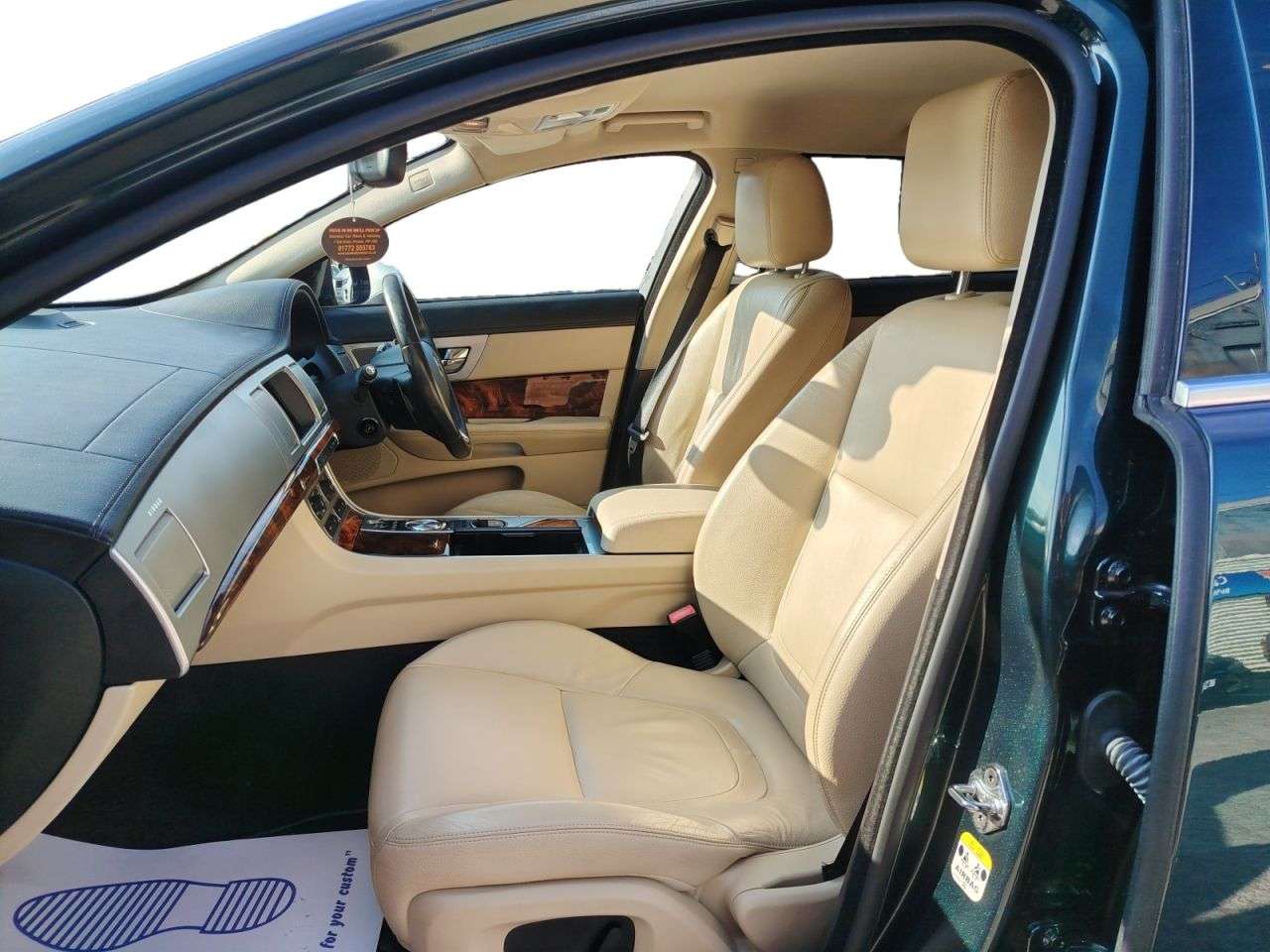 2014 JAGUAR XF 2014 JAGUAR XF