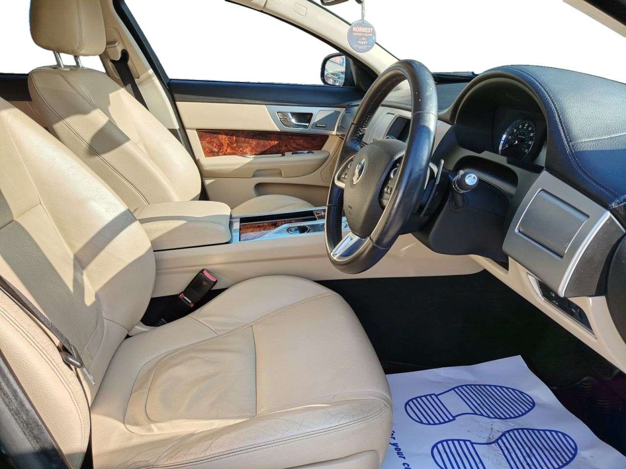 2014 JAGUAR XF 2014 JAGUAR XF