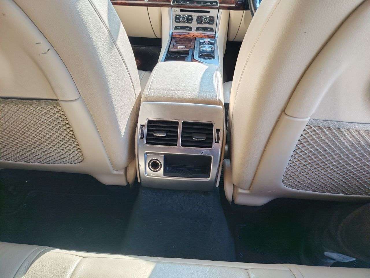 2014 JAGUAR XF 2014 JAGUAR XF