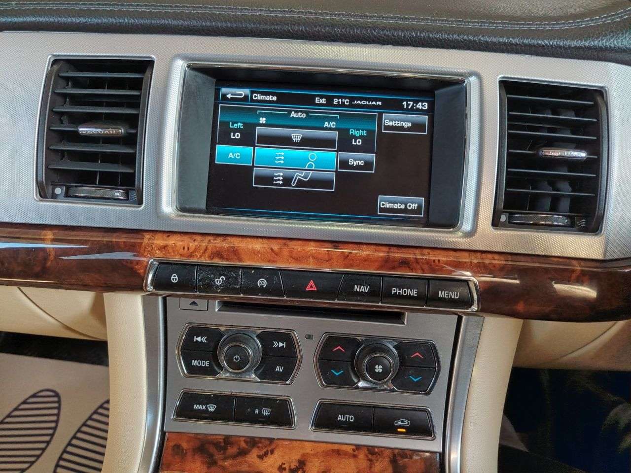 2014 JAGUAR XF 2014 JAGUAR XF