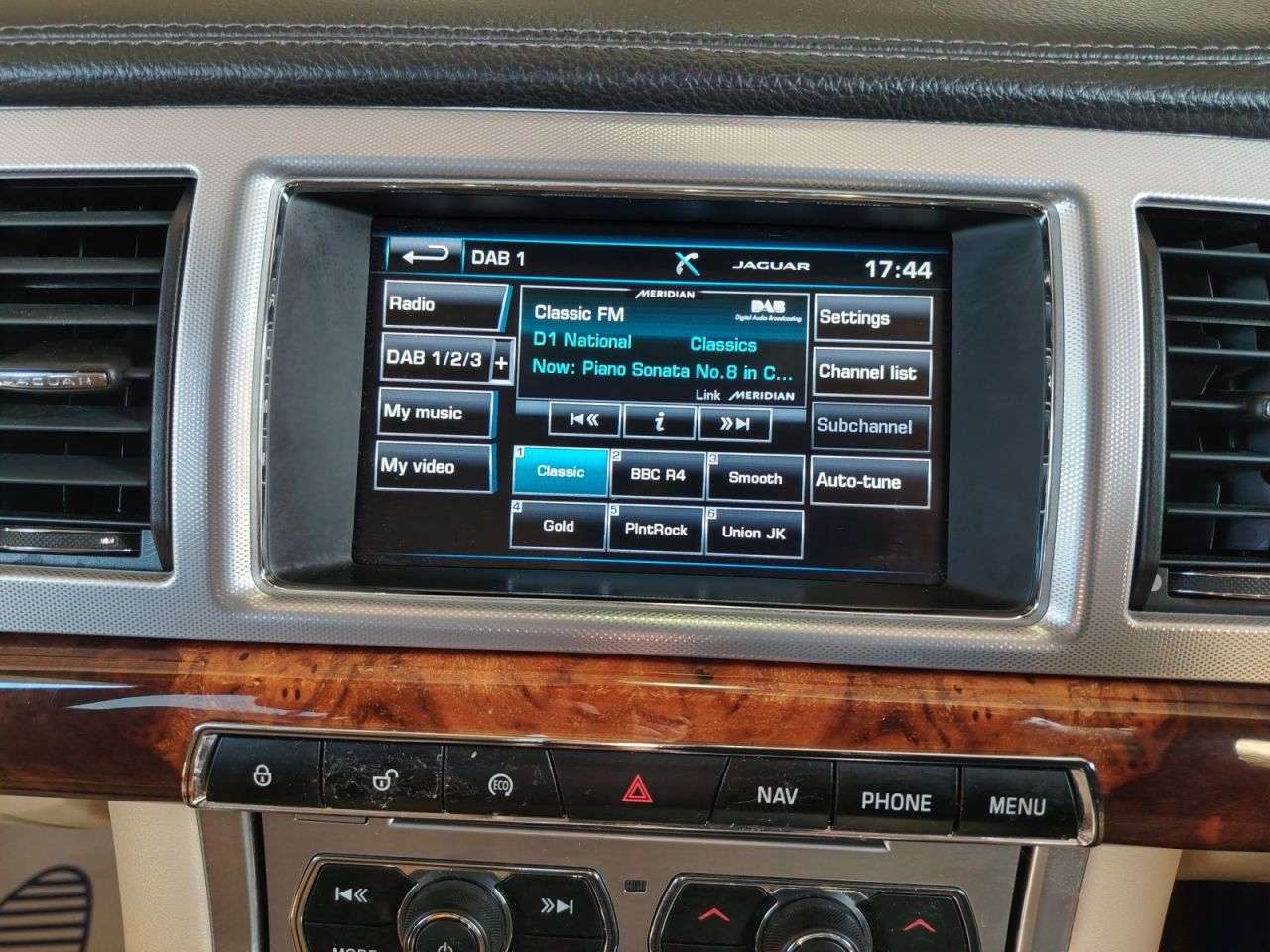 2014 JAGUAR XF 2014 JAGUAR XF