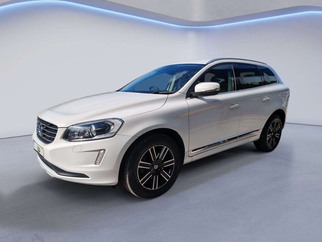 A 2015 VOLVO XC60 2.4 D5 SE Lux Nav SUV 5dr Diesel Manual AWD Euro 6 (s/s) (220 ps) JUST ARRI A 2015 VOLVO XC60 2.4 D5 SE Lux Nav SUV 5dr Diesel Manual AWD Euro 6 (s/s) (220 ps) JUST ARRI